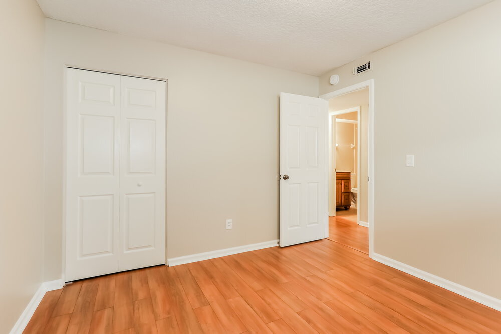 Building Photo - 1967 Blue Bird Run W