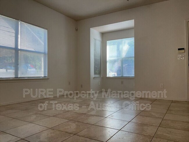 Building Photo - 304 Windridge Village Cove