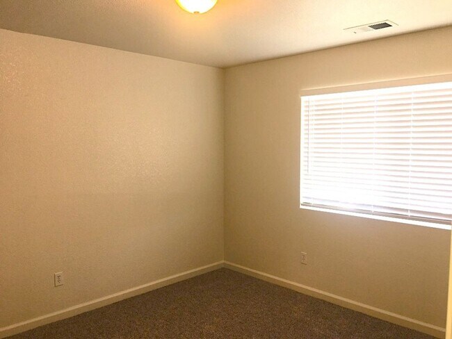 Building Photo - COMING SOON East Sparks House - 3 Bedroom ...