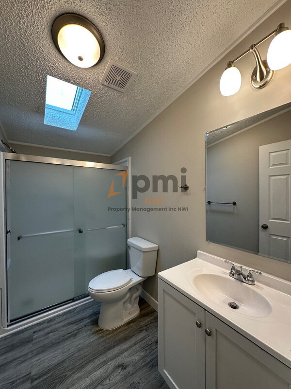 Building Photo - 798 Governor Rd