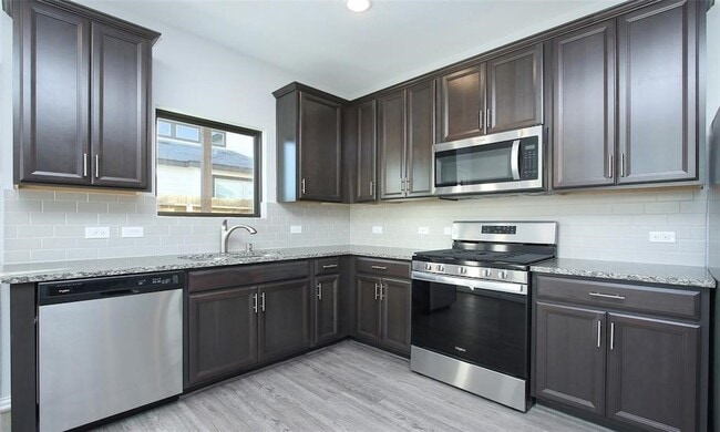 Building Photo - 7124 Elgin St