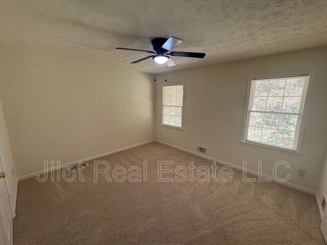 Building Photo - 5233 Ridge Forest Dr