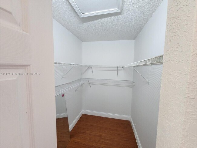 Building Photo - 9158 NW 44th Ct