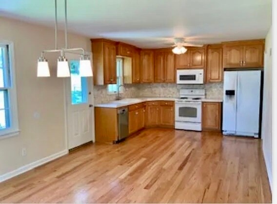 Building Photo - 1900 E 28th Ave