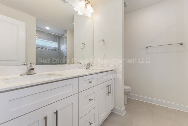 Building Photo - 3971 Fadden St