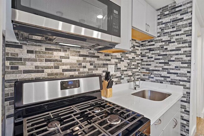 Building Photo - 1514 Campbell St