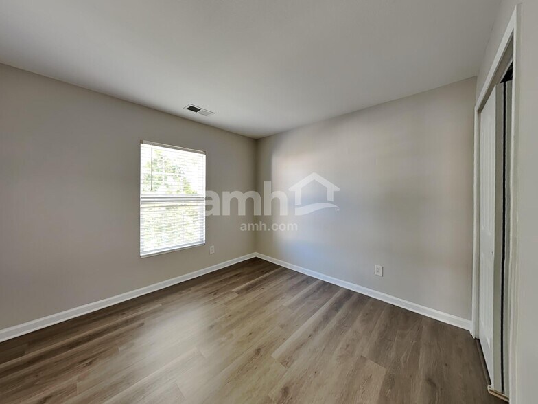 Building Photo - 2001 Moonstone Ln