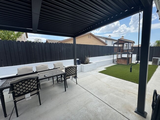 Building Photo - Calling All Military Families!!!Beautiful ...