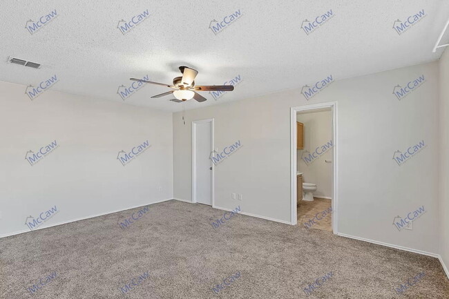 Building Photo - 208 Blazing Star Trail