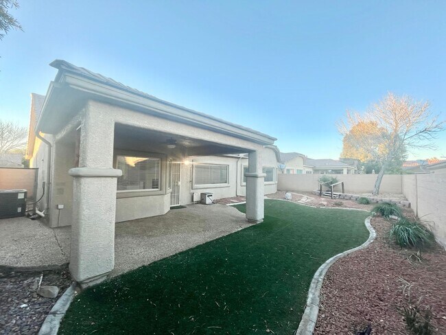 Building Photo - 2470 sq ft, remodeled single story, hard to find 5 bed, 2.5 bath, 2 car garage in guard gated Sta...