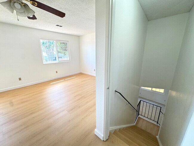 Building Photo - 2412 Sequoia Dr
