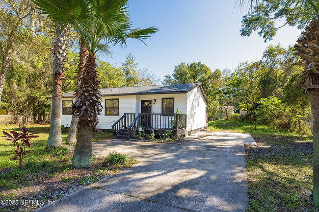 Primary Photo - 1131 Butler Ave