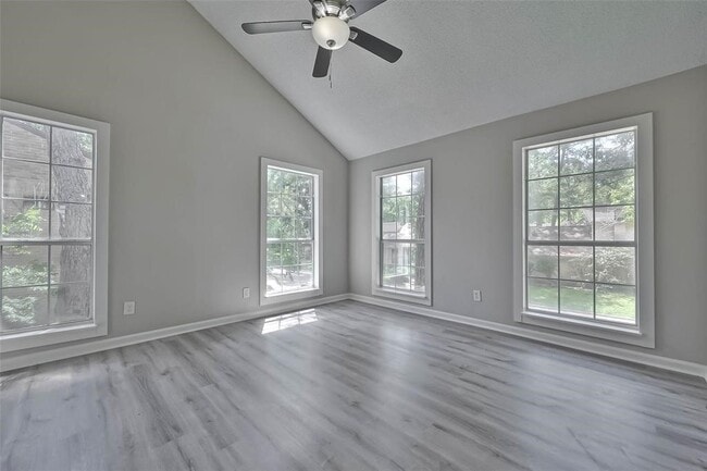 Building Photo - 17805 Villa Way Dr