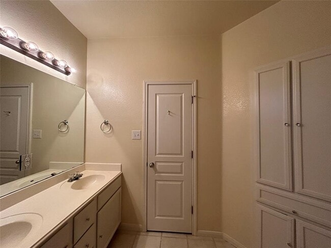 Building Photo - 4620 W William Cannon Dr