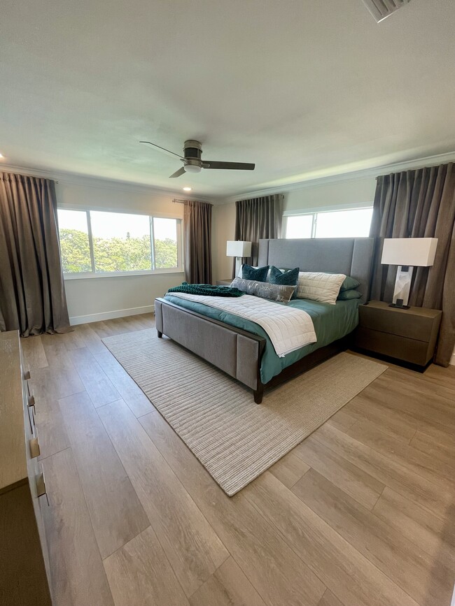Building Photo - 3111 Pass a Grille Way