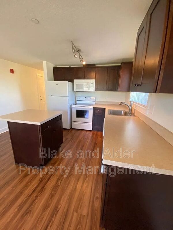 Building Photo - 8211 N Montana Ave