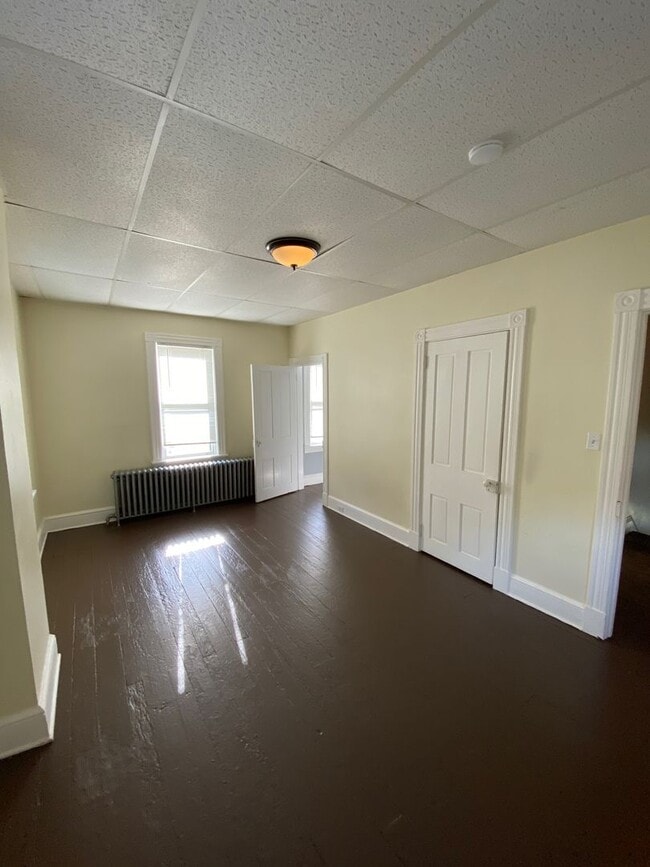 Building Photo - Large Victorian House in Lancaster City wi...