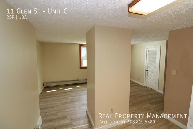 Building Photo - Charming 2 Bedroom Apartment with Heat Inc...