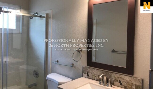 Building Photo - Las Palmas Home For Rent