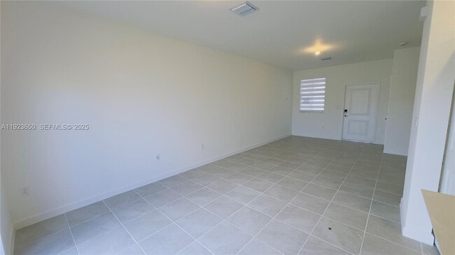 Building Photo - 2755 SE 25th Ave