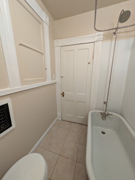 Built-in medicine cabinet for extra storage - 1280 Race St