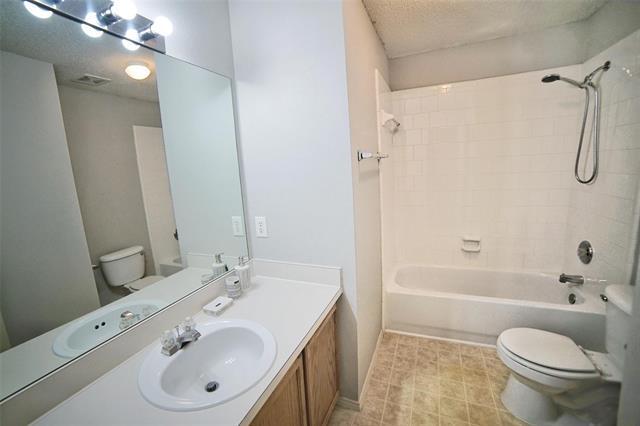 Building Photo - 2204 Eagle Mountain Dr