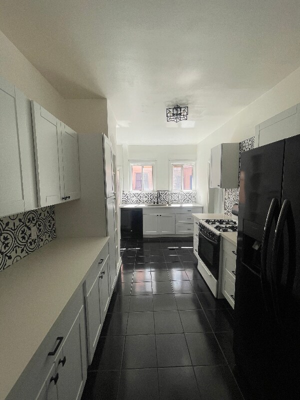 Building Photo - 4308 8th Ave
