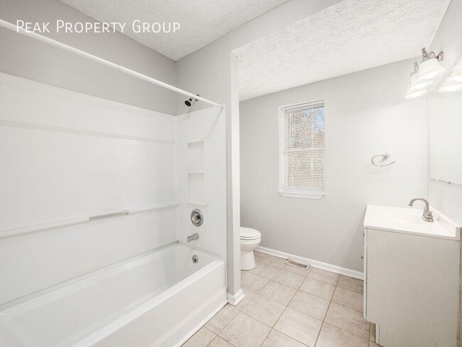 Building Photo - 421 E Mithoff St