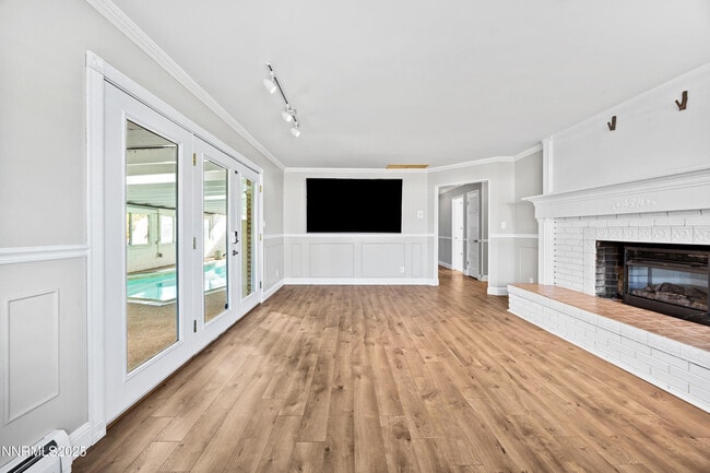 Building Photo - 601 Ivy St