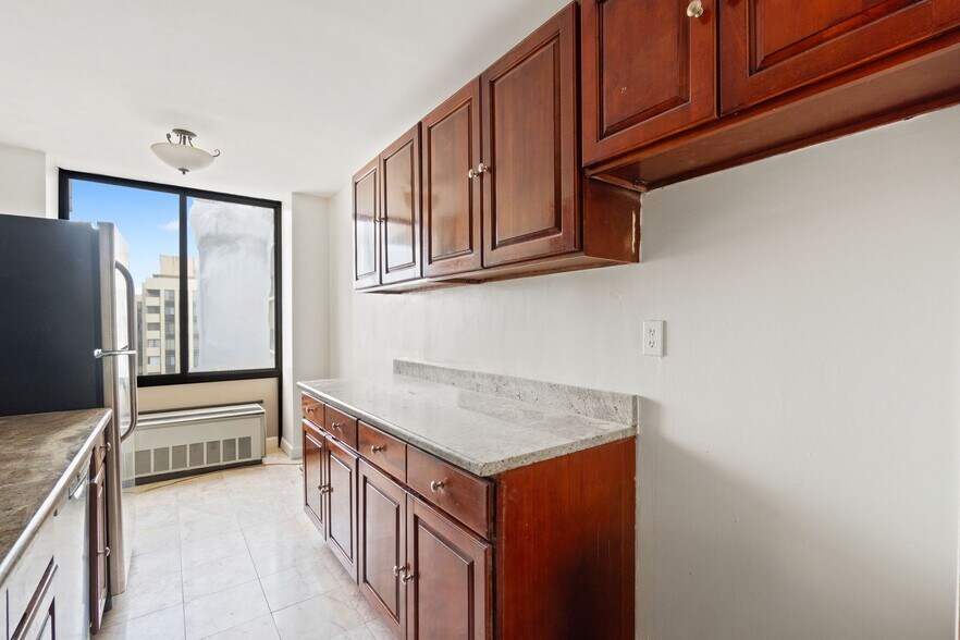 Building Photo - 200 Winston Dr