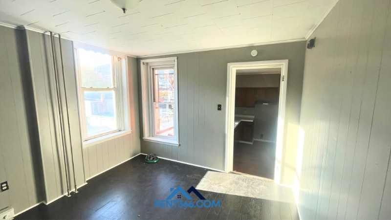 Building Photo - 101 N George St