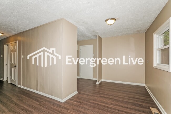 Building Photo - 3202 Donald Ave