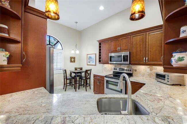 Building Photo - 6555 Valen Way