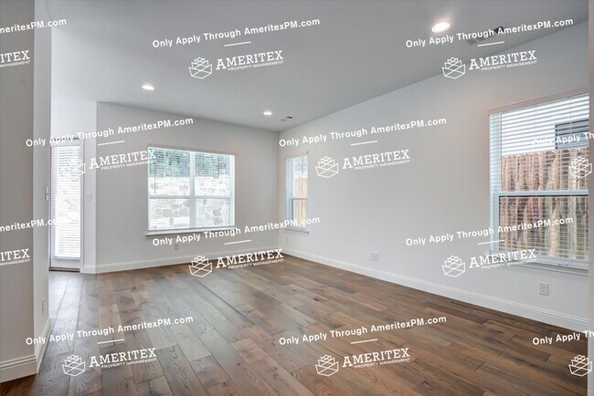 Building Photo - 6348 Oakbend Cir