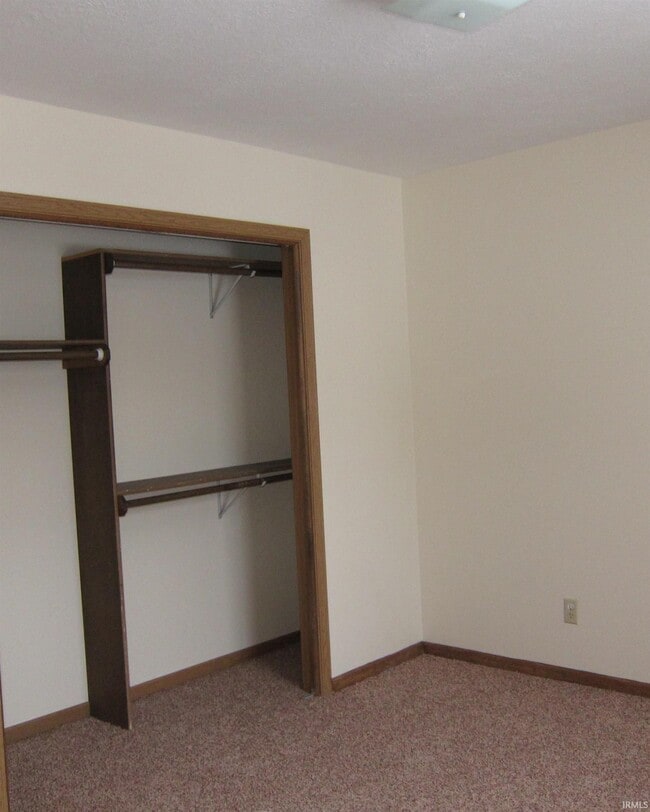 Building Photo - 1040 Forest View Dr S