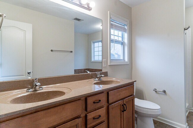 Building Photo - 1101 Ishee Dr