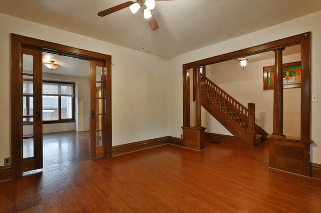 Building Photo - 2403 Summit St