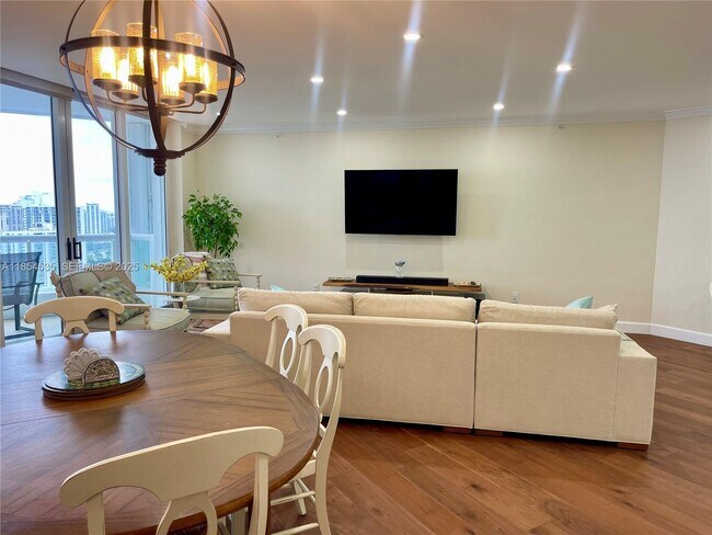 Building Photo - 21050 Point Pl