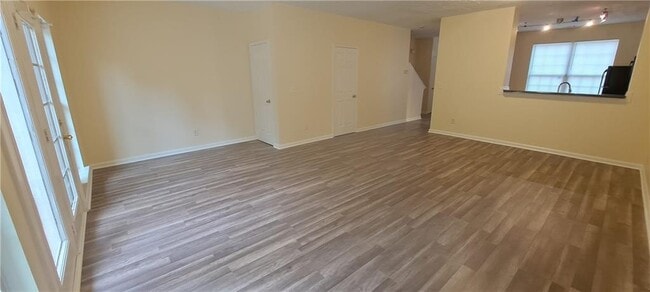 Building Photo - 4330 Park Gate Way