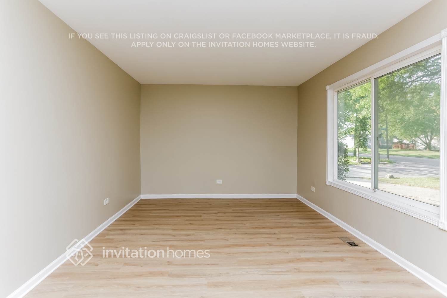 Building Photo - 953 Surrey Ct