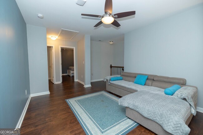 Building Photo - 7245 Heritage Oak Ct