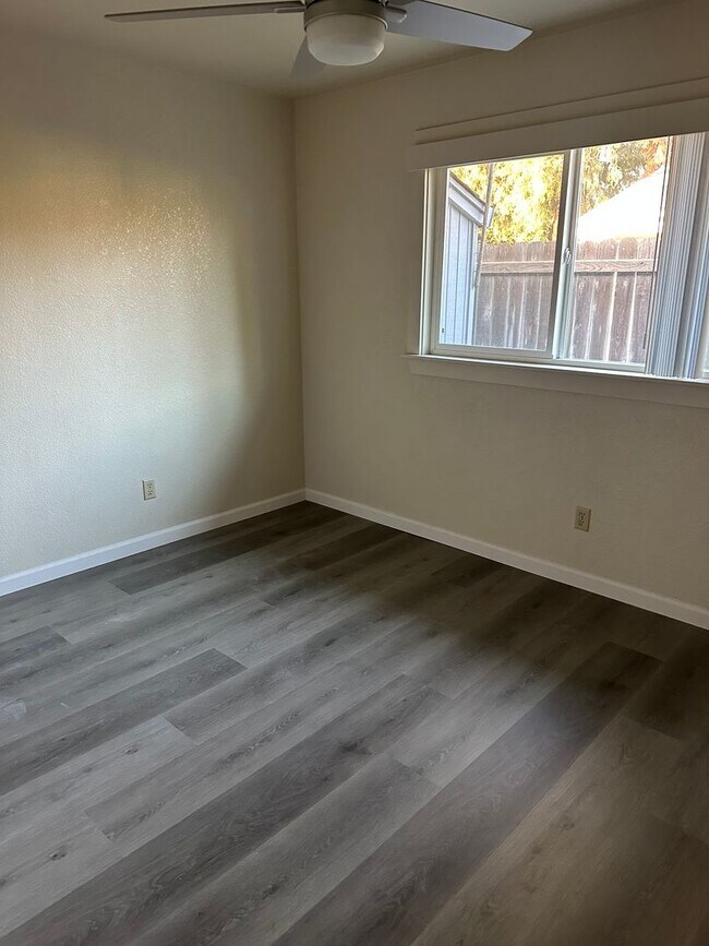 Building Photo - 2508 Standiford Ave