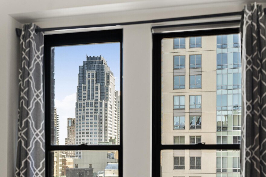 Building Photo - 62 Boylston St
