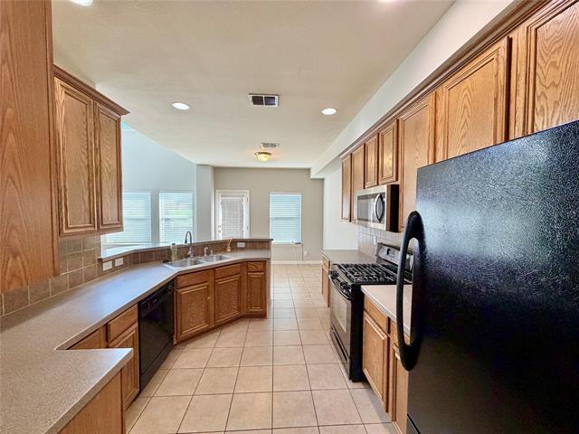 Building Photo - 8738 Bigelow Dr