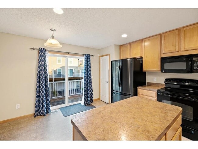 Building Photo - 899 Ledgestone Dr