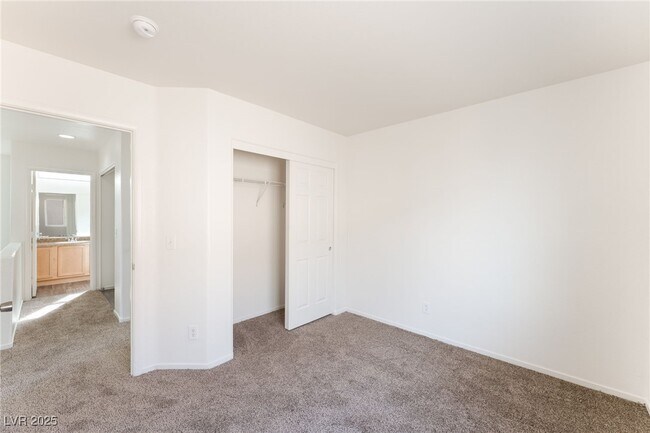 Building Photo - 4045 Puebla St