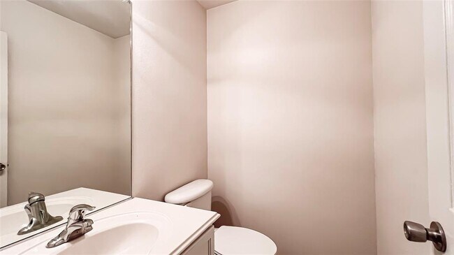 Building Photo - 5818 La Crema