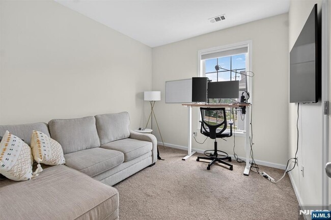 Building Photo - 283 Bradley Dr
