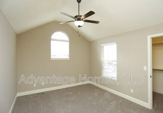 Building Photo - 2176 SW Timbertrace Ln