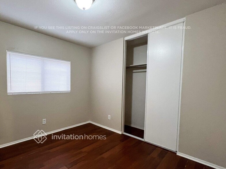 Building Photo - 12648 N Main St